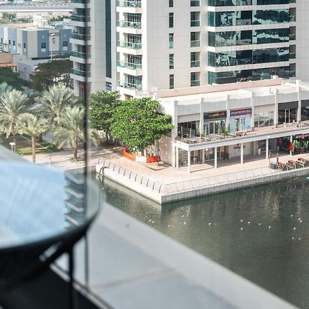 Upscale Studio Full Lake View In Goldcrest View Tower 두바이 외부 사진