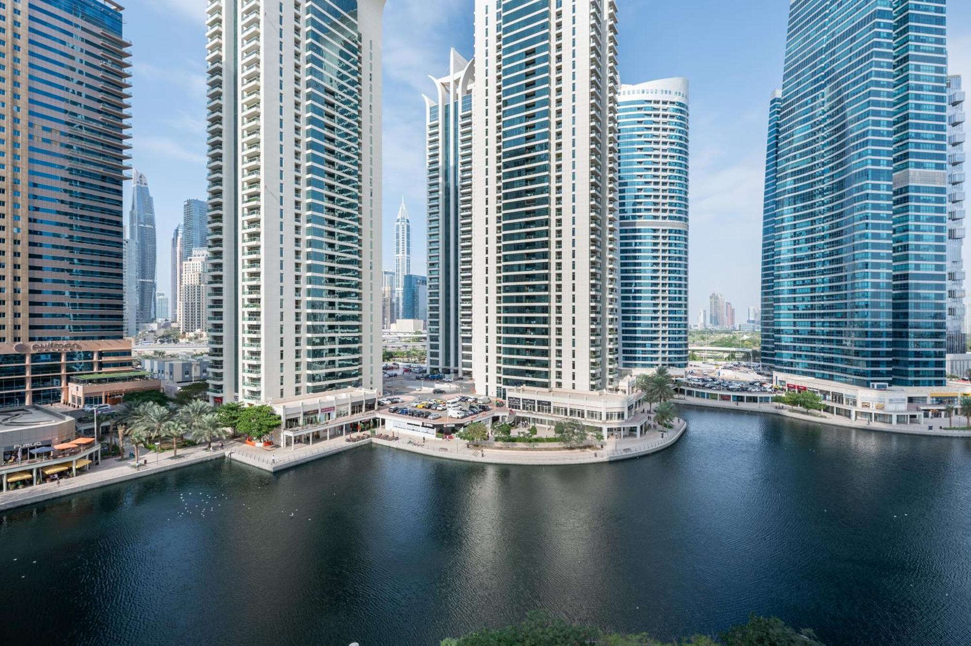 Upscale Studio Full Lake View In Goldcrest View Tower 두바이 외부 사진